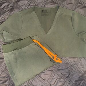 Figs Scrub Set